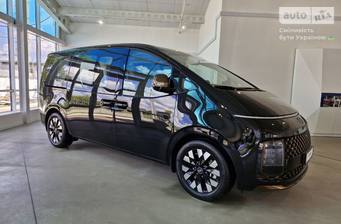 Hyundai Staria 2025 Top