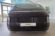 Hyundai Staria Top