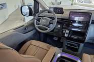 Hyundai Staria Top