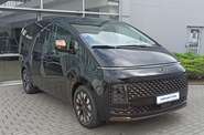 Hyundai Staria Top