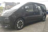 Hyundai Staria Top