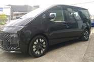 Hyundai Staria Top