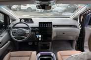 Hyundai Staria Top