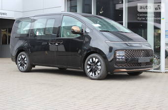 Hyundai Staria 2025 Top