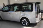 Hyundai Staria Top