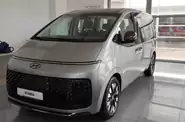 Hyundai Staria Top