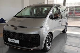 Hyundai Staria 2025 Top