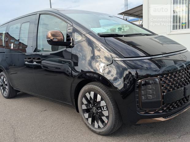 Hyundai Staria 2025