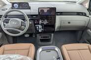 Hyundai Staria Top