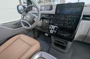 Hyundai Staria Top