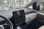 Hyundai Staria Top