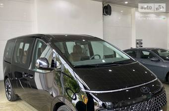 Hyundai Staria 2025 Top