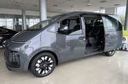 Hyundai Staria Top
