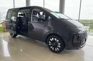 Hyundai Staria Top