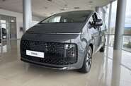 Hyundai Staria Top