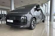 Hyundai Staria Top