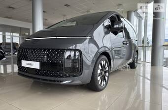 Hyundai Staria 2025 Top