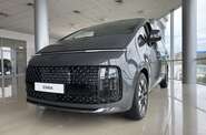 Hyundai Staria Top