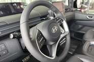 Hyundai Staria Top