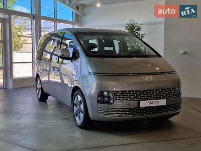 Hyundai Staria 2025 Business+