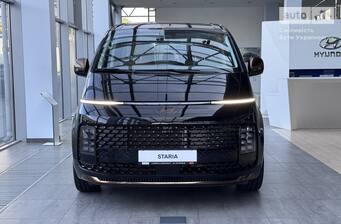 Hyundai Staria 2025 Top