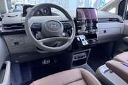 Hyundai Staria Hyundai Staria Top