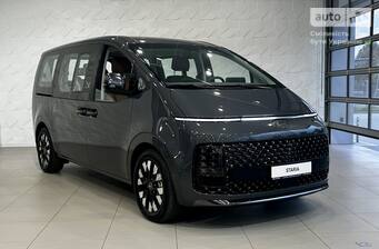 Hyundai Staria 2025 Top