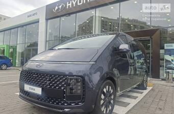 Hyundai Staria 2025 Top