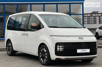 Hyundai Staria 2025 Top