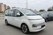 Hyundai Staria Business+