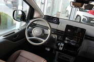 Hyundai Staria Top