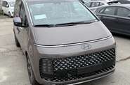 Hyundai Staria Top