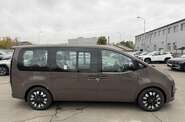 Hyundai Staria Top