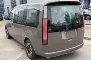 Hyundai Staria Top