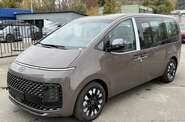 Hyundai Staria Top