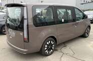 Hyundai Staria Top