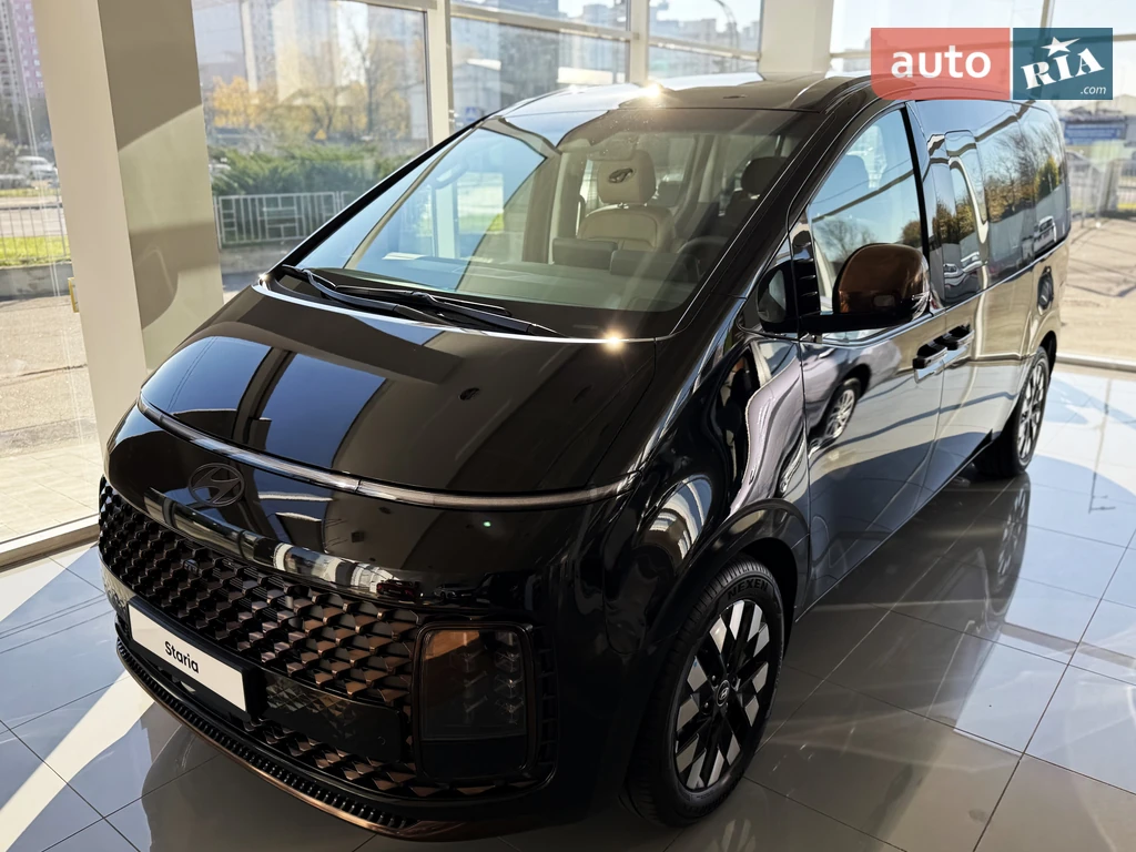 Hyundai Staria Top
