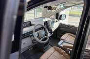 Hyundai Staria Top