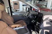 Hyundai Staria Top