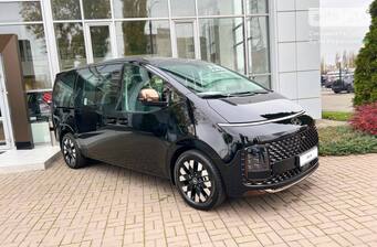 Hyundai Staria 2025 Top