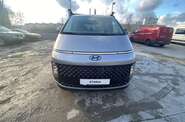 Hyundai Staria Top