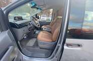 Hyundai Staria Top