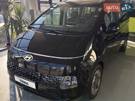 Hyundai Staria 2025