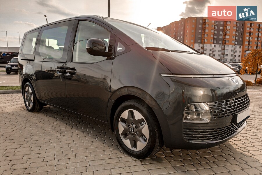 Hyundai Staria - фото 1
