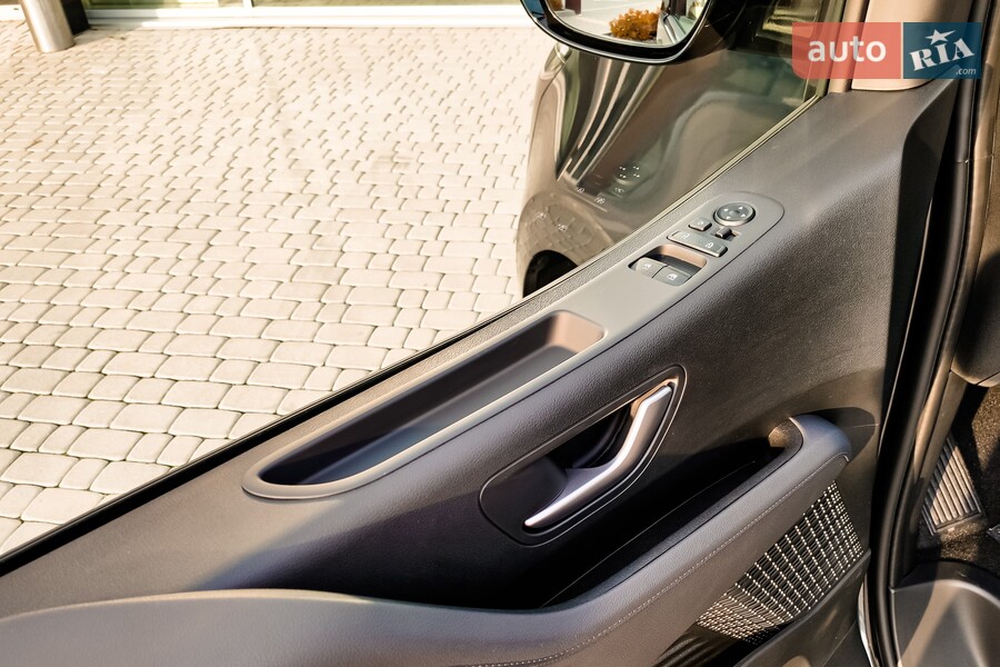 Hyundai Staria - фото 17