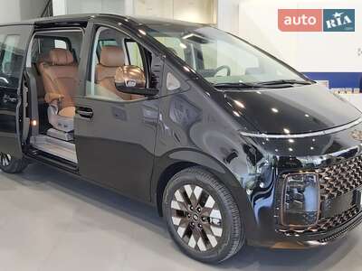 Hyundai Staria 2025 Top