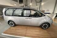 Hyundai Staria Top