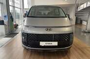 Hyundai Staria Top