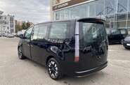 Hyundai Staria Top