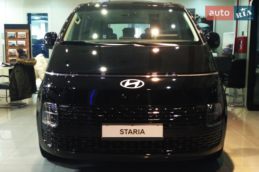 Hyundai Staria - фото 1